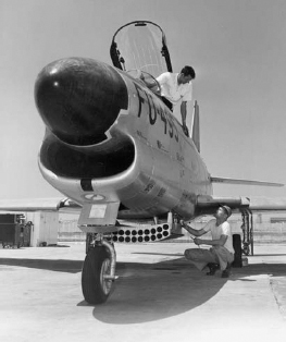 The F-86D’s prominent nose housed a radar antenna that gave it a distinctive appearance.