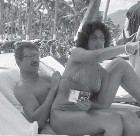 Rick and Rosario Ames on vacation in Puerto Vallarta, Mexico, 1984. (Courtesy of Diana Worthen)