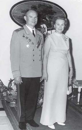 GRU General Polyakov and wife Nina at a diplomatic reception, New Delhi, India, 1970s. (Authors’ collections)