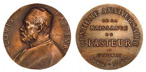 Medalha do centenário de nascimento de Louis Pasteur, comemorado em Estrasburgo, França, em 1923 Acervo Casa de Oswaldo Cruz Medal from the centennial of Louis Pasteur’s birth, commemorated in Strasbourg, France, 1923