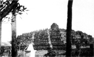 [Photograph: The Boro Boedoer Ruins]