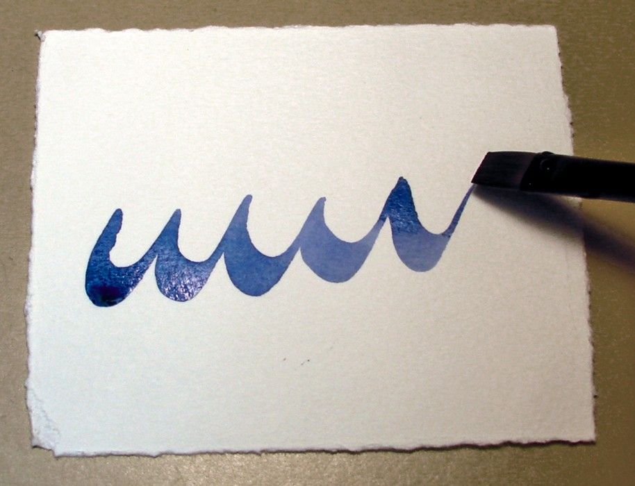 Figure 3-3: Painting a scalloped line.